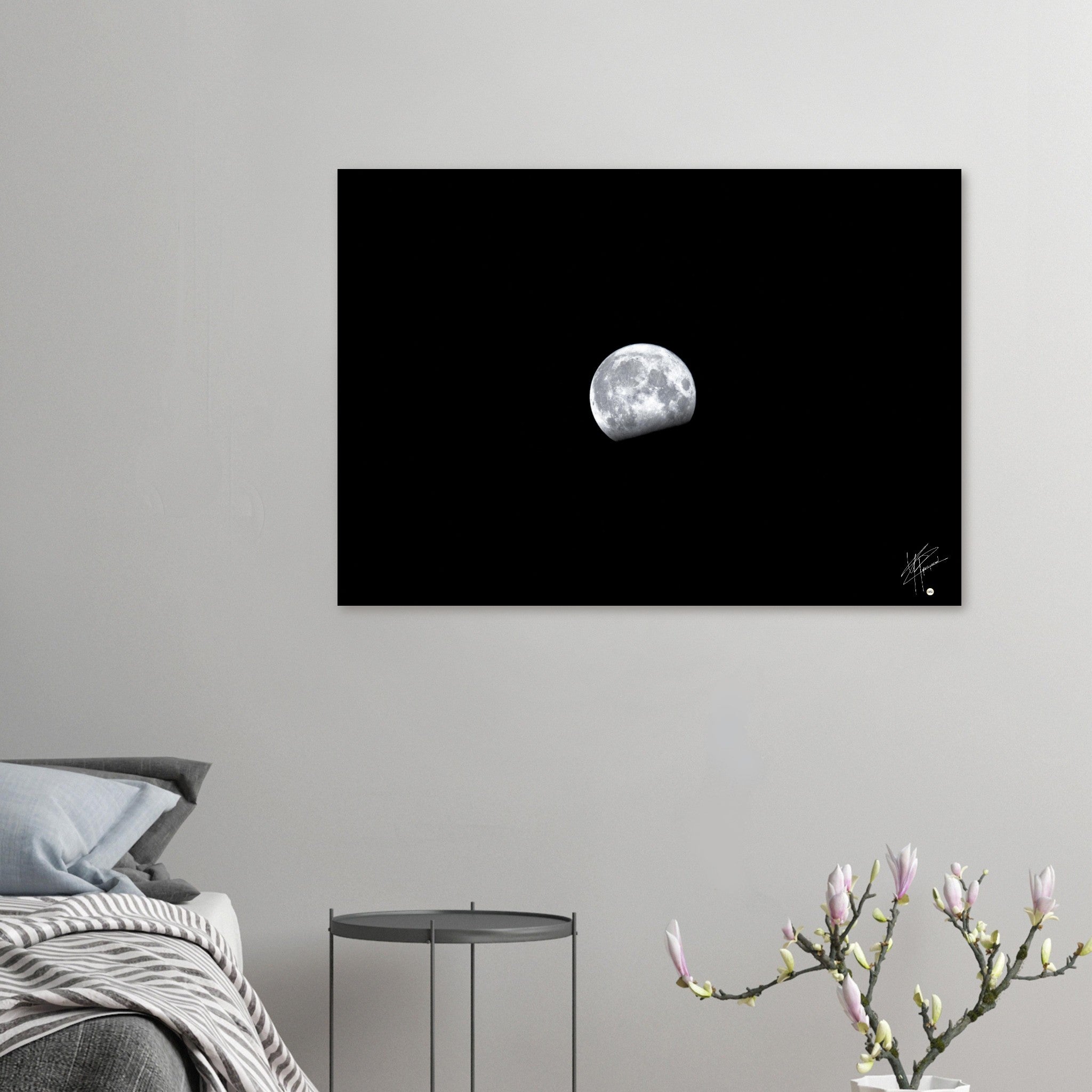 Image détaillée de la Lune, imprimée sur un tableau en aluminium DIBOND® haut de gamme, mettant en évidence chaque cratère et aspect de notre satellite naturel.