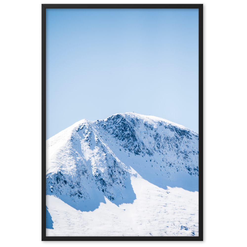 Poster d'une photographie de montagnes enneigées du Cantal.