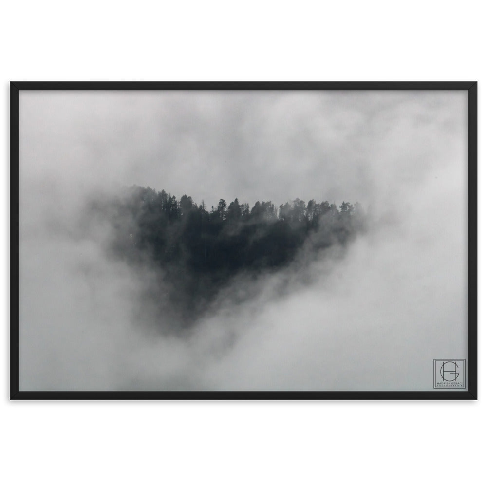 Vue panoramique du Canigou avec des nuages en forme de cœur, immortalisée par Hadrien GERACI lors de son expédition épique.