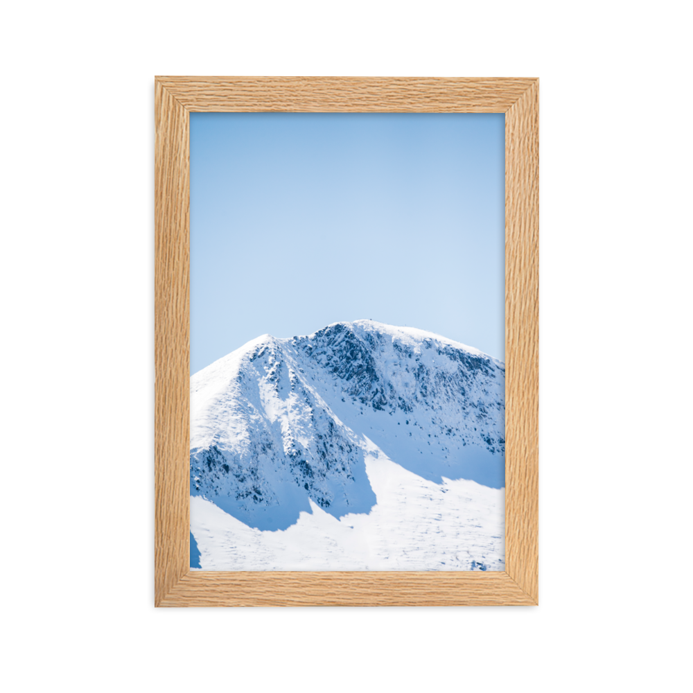 Poster d'une photographie de montagnes enneigées du Cantal.