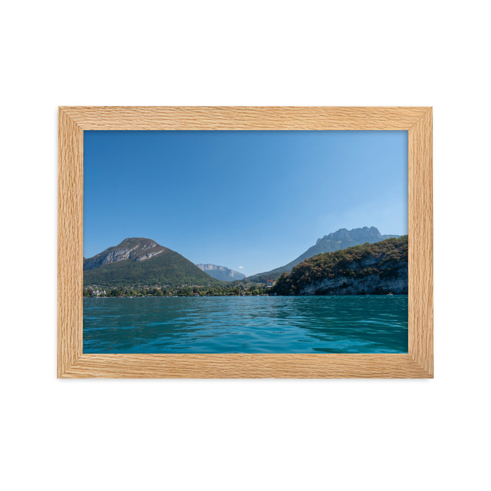 Paysage lacustre apaisant en vert et bleu, œuvre 'Calme d’Émeraude' par Yann Peccard.