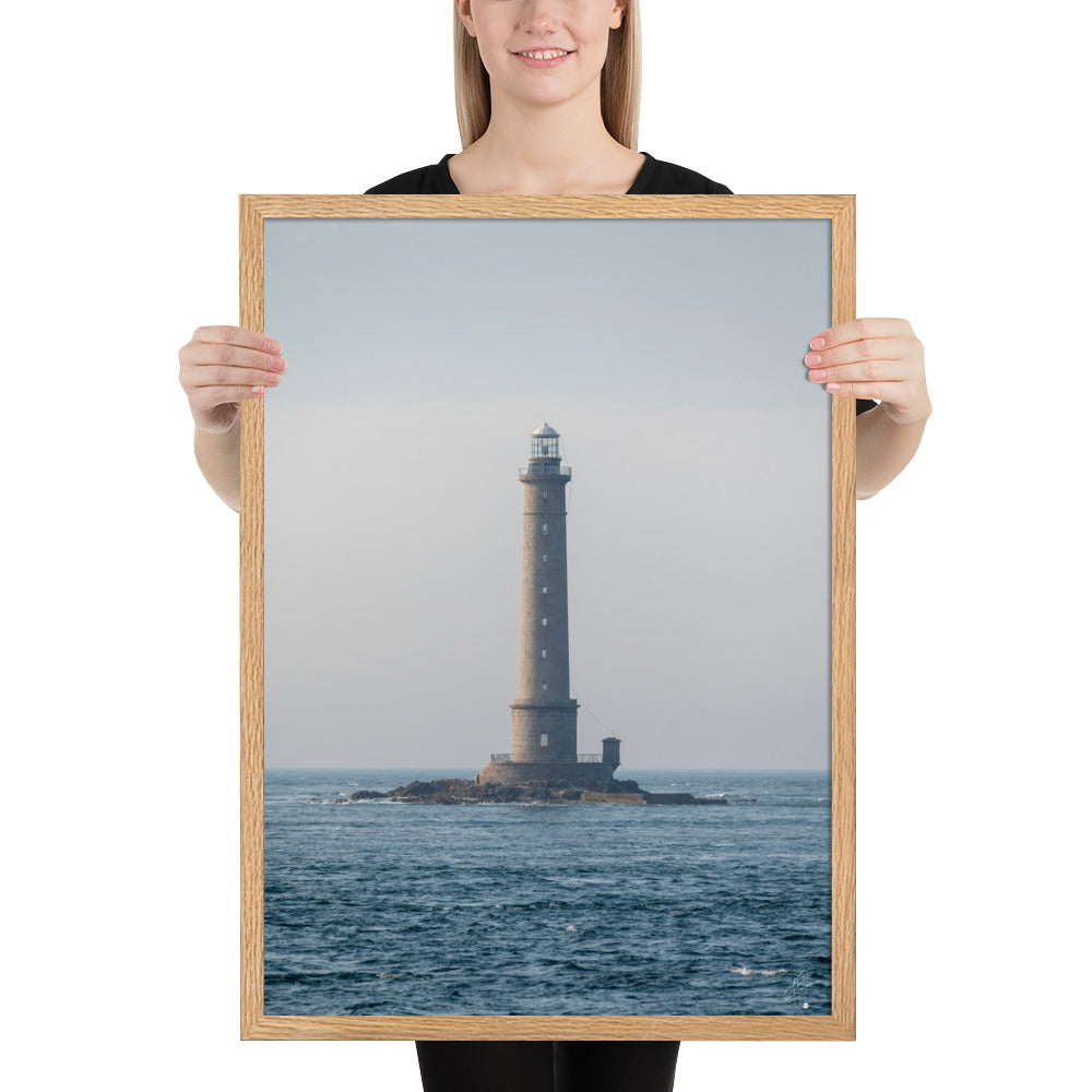 Photographie en couleur du Phare de la Hague par Yann Peccard, encadrée élégamment, capturant la sérénité maritime et la majesté de la nature.Photographie en couleur du Phare de la Hague par Yann Peccard, encadrée élégamment, capturant la sérénité maritime et la majesté de la nature.