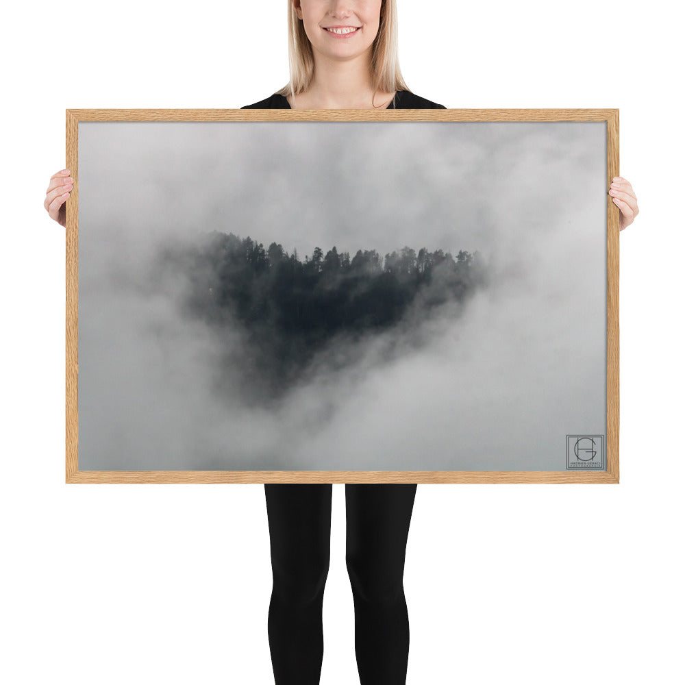 Vue panoramique du Canigou avec des nuages en forme de cœur, immortalisée par Hadrien GERACI lors de son expédition épique.