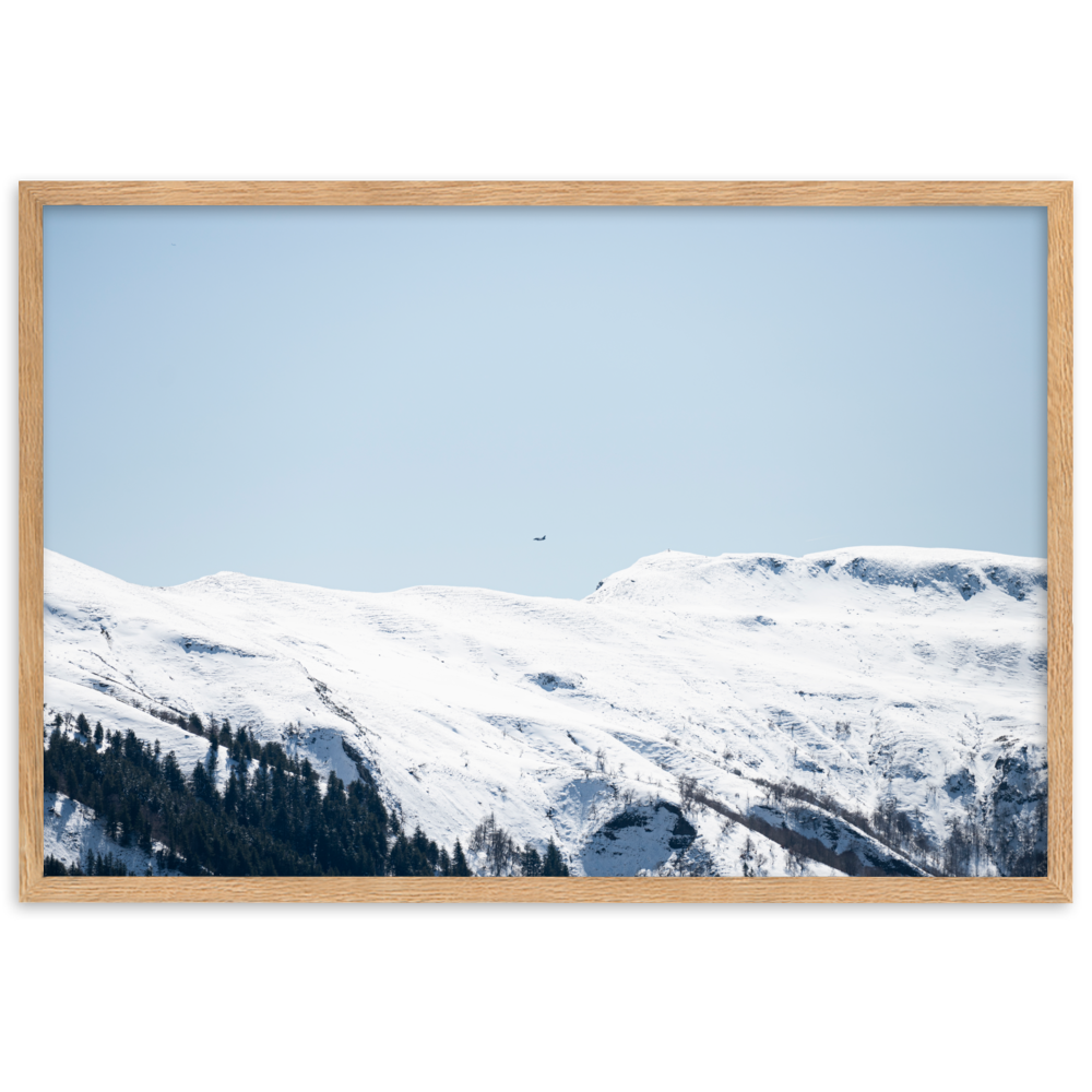 Poster - Le Rafale– Photographie d'avion de chasse au dessus des montagnes du Cantal – De la photographie murale et des posters unique au monde. La boutique de posters créée par Yann Peccard un Photographe français.