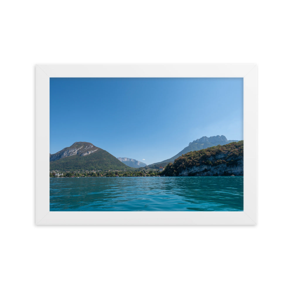 Paysage lacustre apaisant en vert et bleu, œuvre 'Calme d’Émeraude' par Yann Peccard.