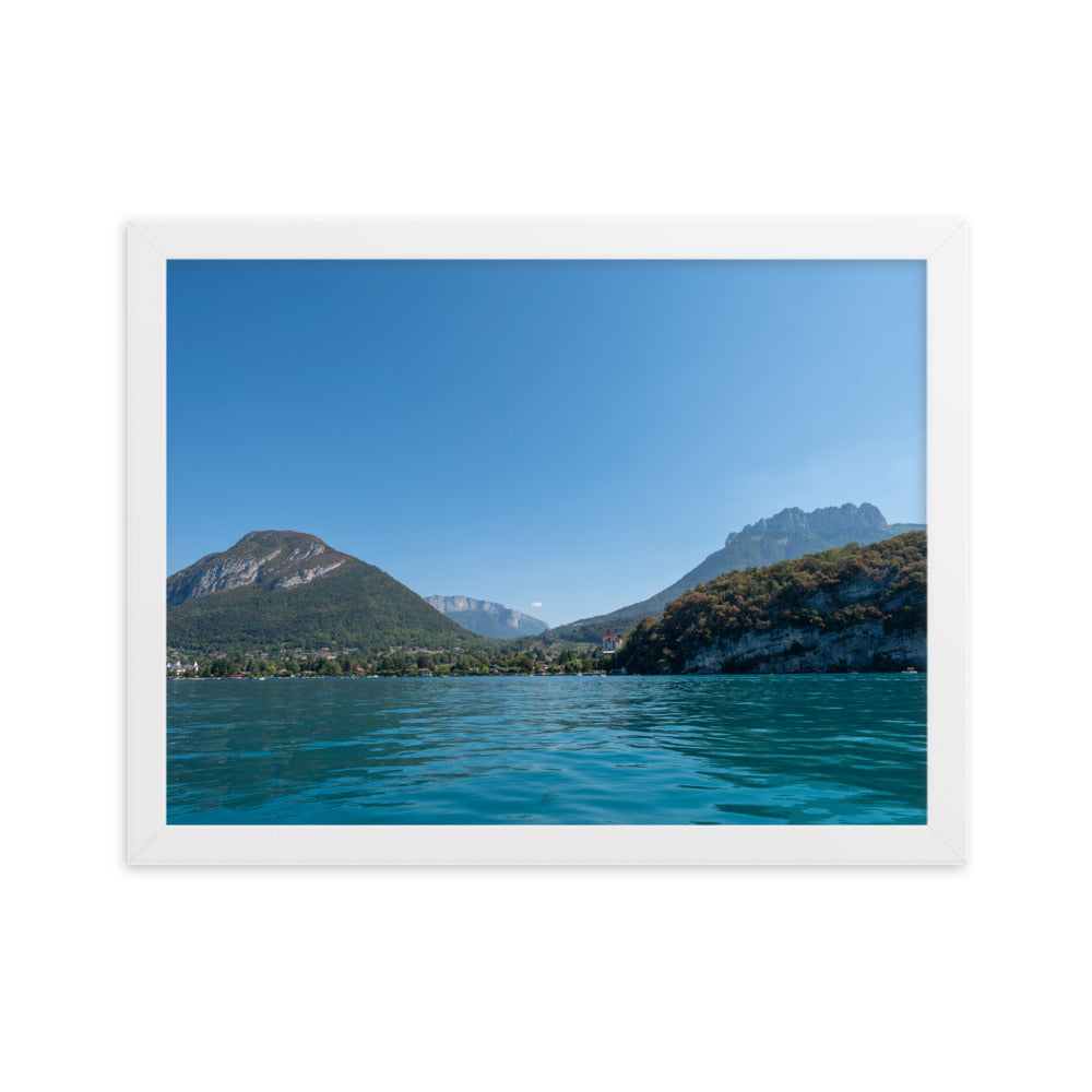 Paysage lacustre apaisant en vert et bleu, œuvre 'Calme d’Émeraude' par Yann Peccard.