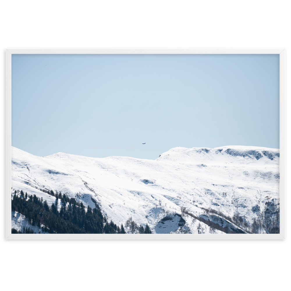 Poster - Le Rafale– Photographie d'avion de chasse au dessus des montagnes du Cantal – De la photographie murale et des posters unique au monde. La boutique de posters créée par Yann Peccard un Photographe français.