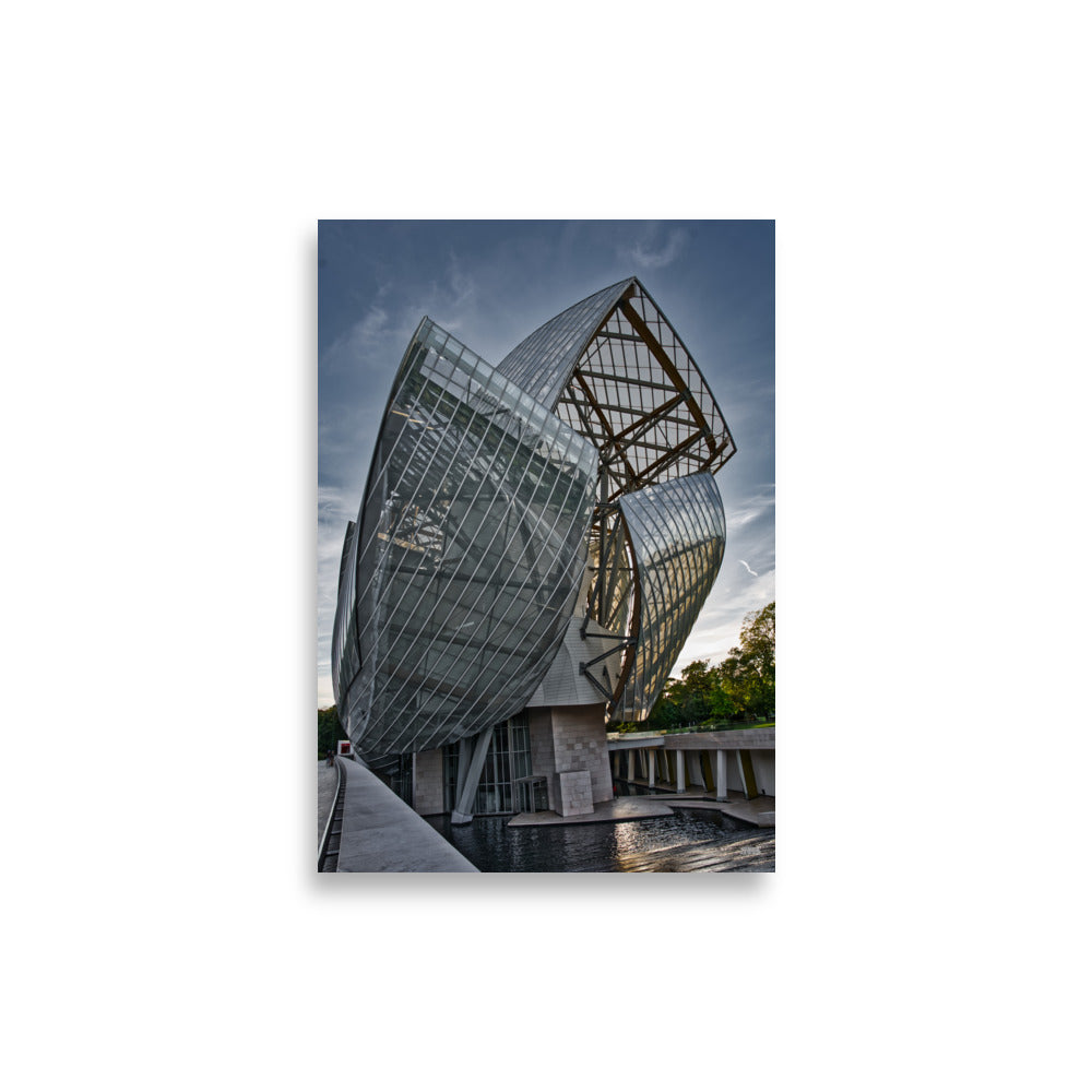 Affiche photo de l'architecture de la Fondation Louis Vuitton a Paris dans le 16 eme arrondissement.