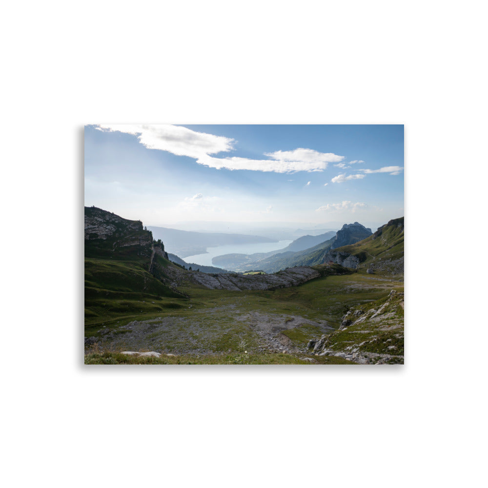 Photographie du poster 'La Tournette N03', capturant la beauté de la vallée et du lac d'Annecy en Haute-Savoie.