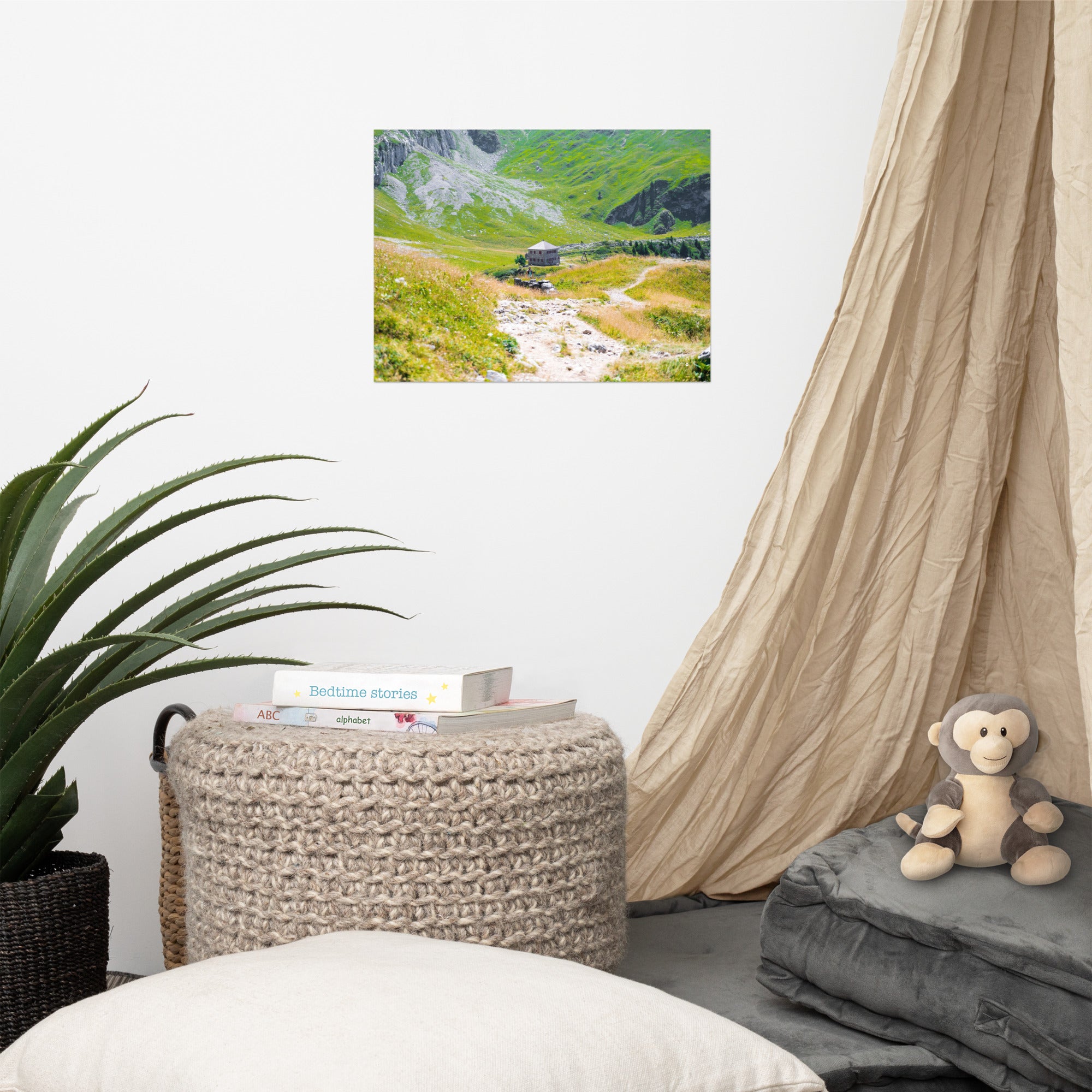 Poster de la photographie 'Le Refuge de la Tournette', capturant la tranquillité et la majesté du célèbre refuge de montagne en Haute-Savoie.