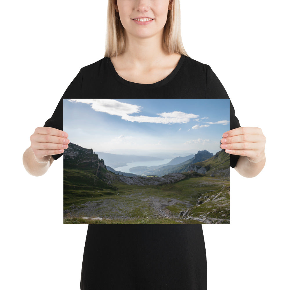 Photographie du poster 'La Tournette N03', capturant la beauté de la vallée et du lac d'Annecy en Haute-Savoie.