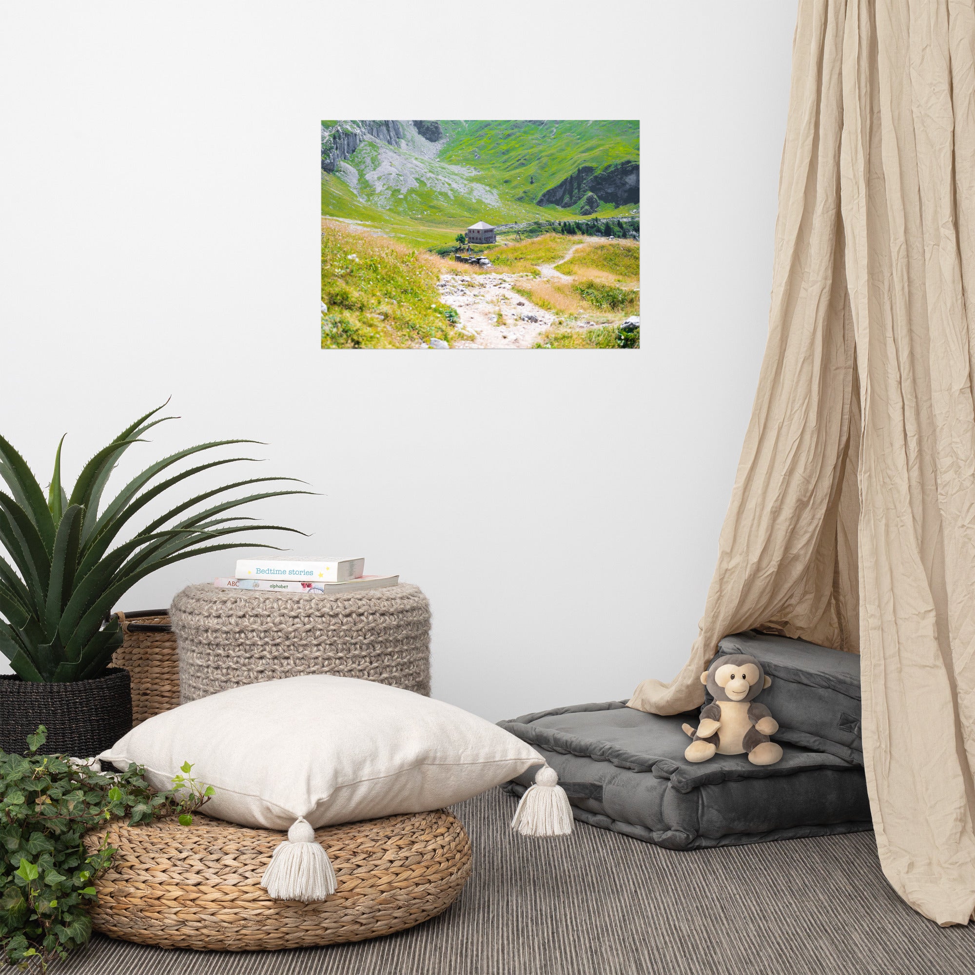 Poster de la photographie 'Le Refuge de la Tournette', capturant la tranquillité et la majesté du célèbre refuge de montagne en Haute-Savoie.