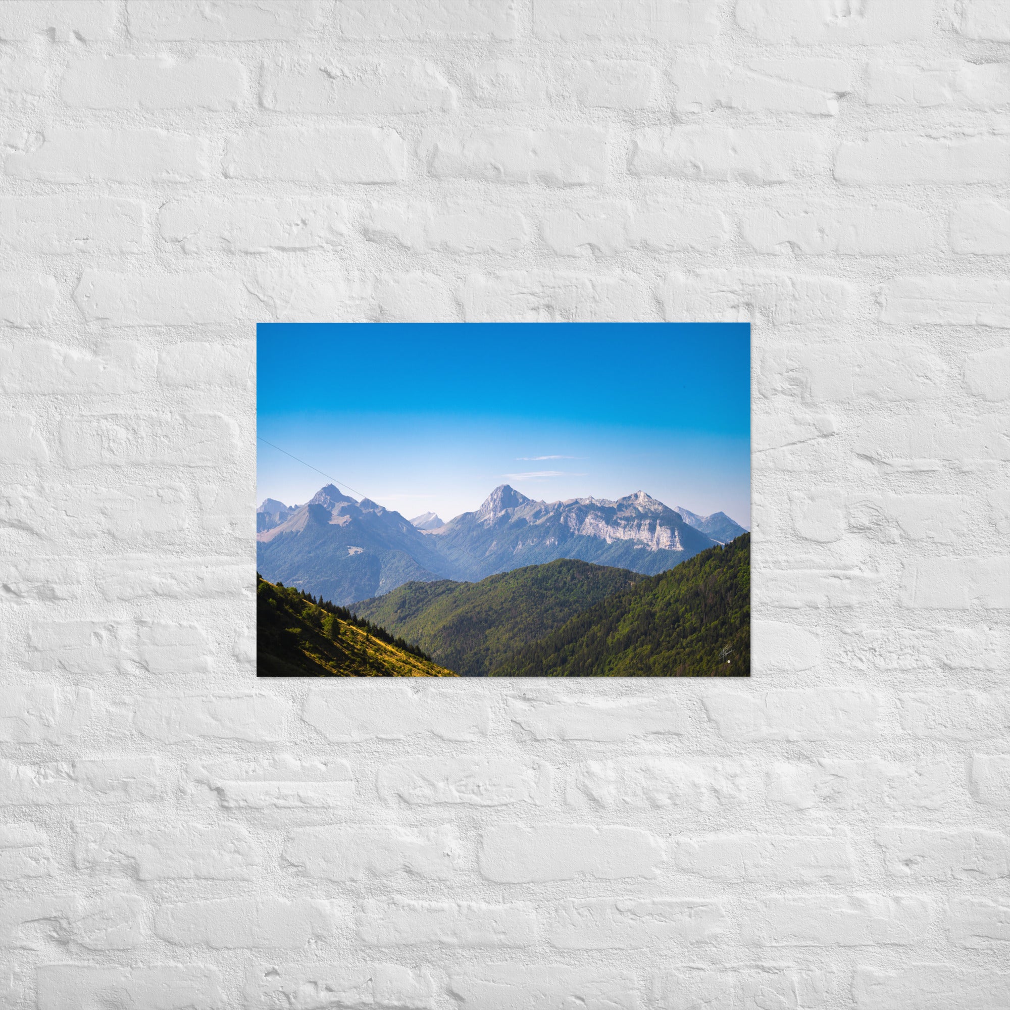 Poster photographique 'Les Bauges', montrant une vue captivante des montagnes de la Haute-Savoie en France.