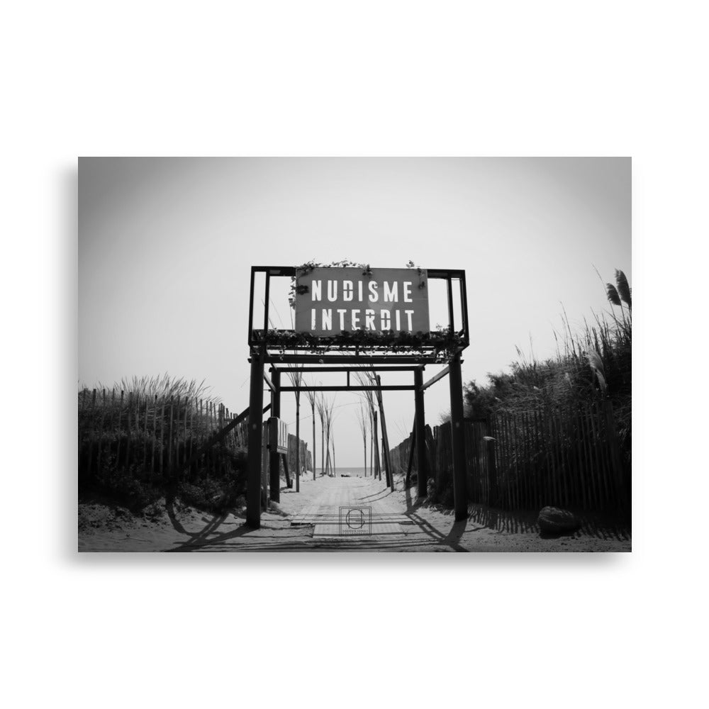 "Nudisme interdit" - photographie en noir et blanc par Hadrien Geraci