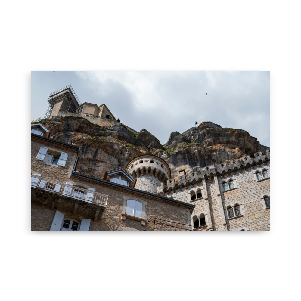 Rocamadour N03 - Photographie saisissante de Rocamadour vue d'en bas - La Boutique du Poster