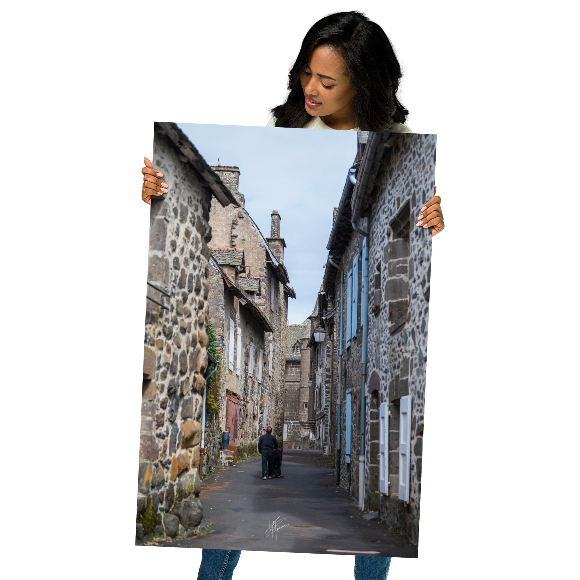 Photographie de la "Rue des Nobles" à Salers, illustrant le patrimoine médiéval de la ville.