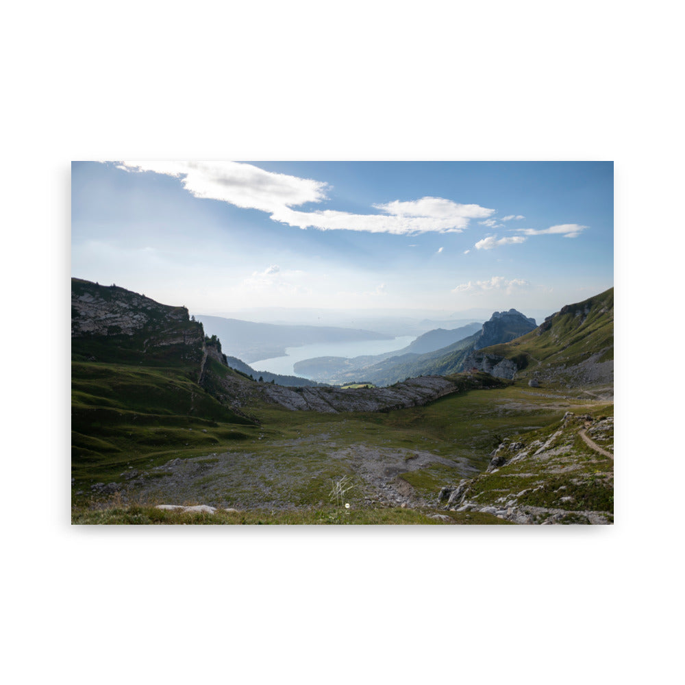 Photographie du poster 'La Tournette N03', capturant la beauté de la vallée et du lac d'Annecy en Haute-Savoie.