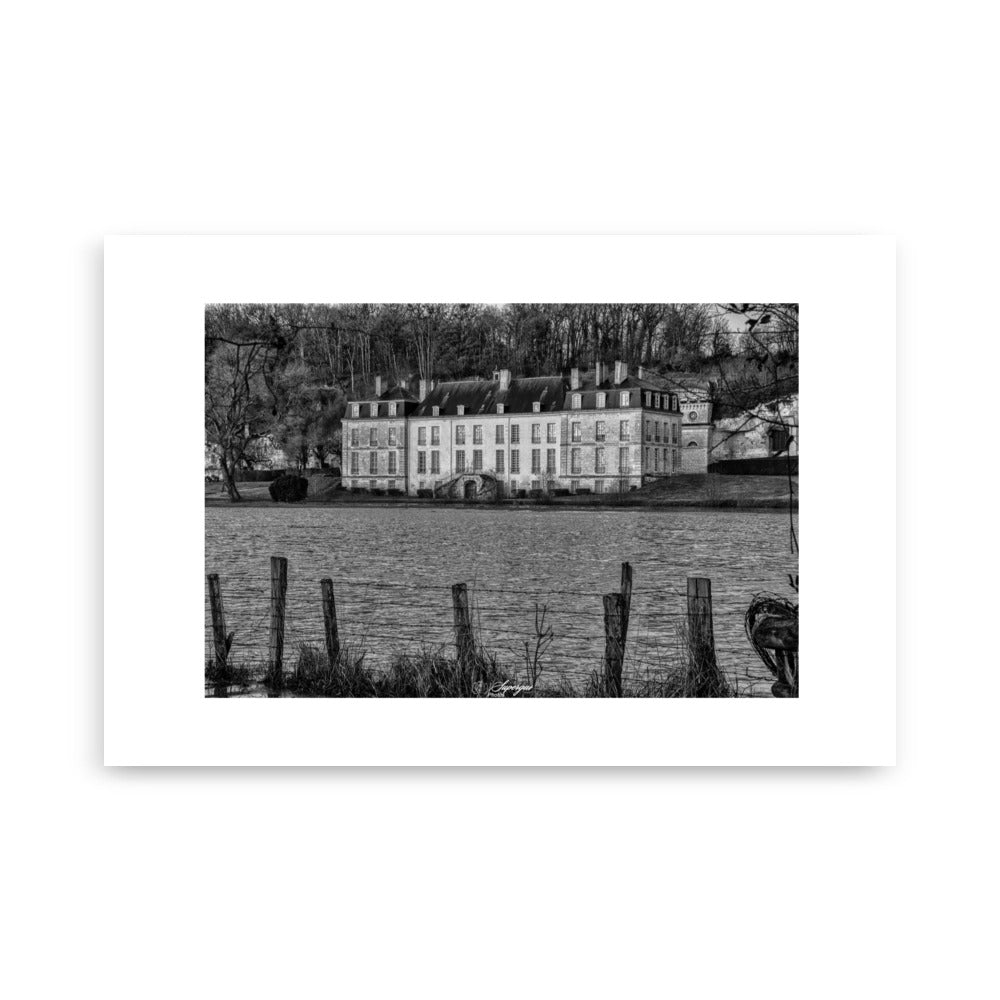 Poster photographie Vendome France - Explorez 'L'Âme du Château', une photographie en noir et blanc captivante d'un château historique. Parfaite pour un intérieur raffiné et classique. - Armel supergus Photo - Affiche murale 61x91