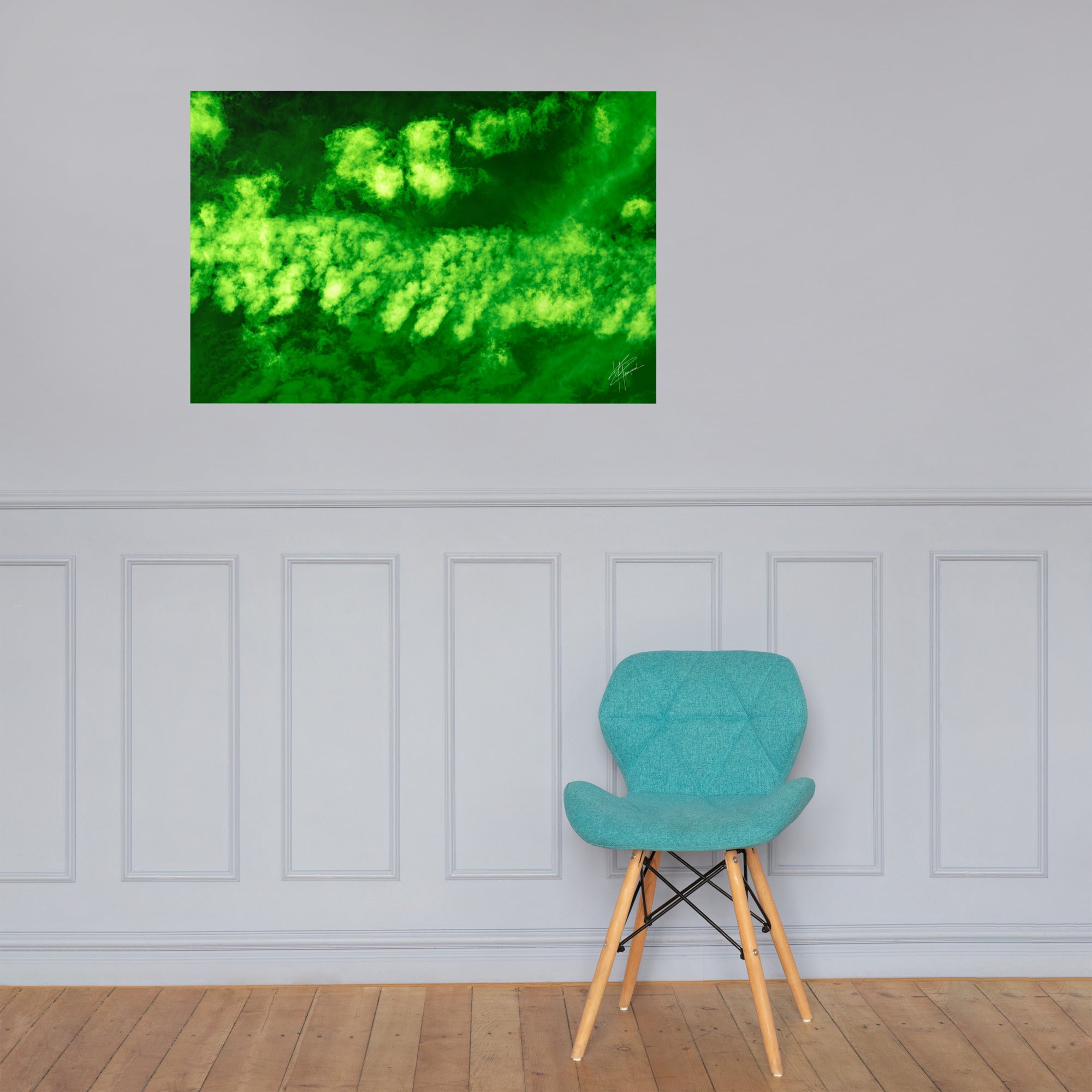 Photographie surréaliste des nuages avec une teinte verte dominante, évoquant un paysage apocalyptique et un ciel toxique.