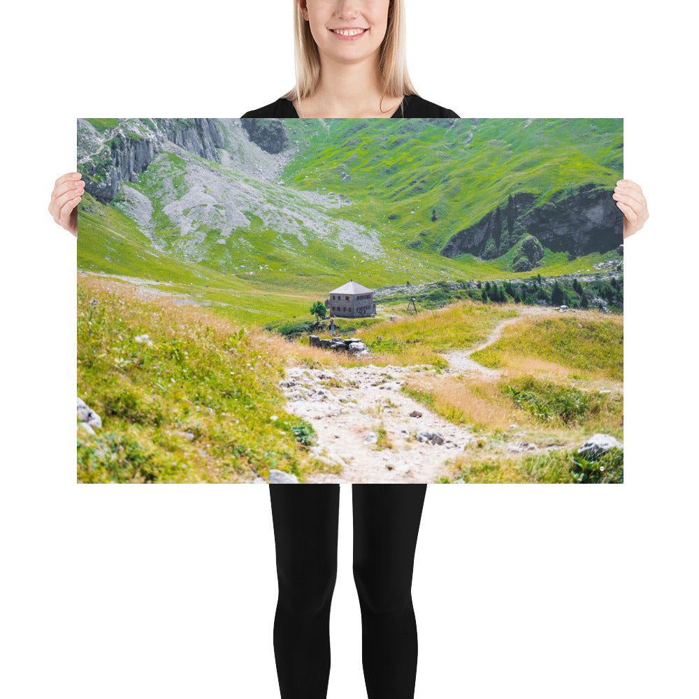 Poster de la photographie 'Le Refuge de la Tournette', capturant la tranquillité et la majesté du célèbre refuge de montagne en Haute-Savoie.