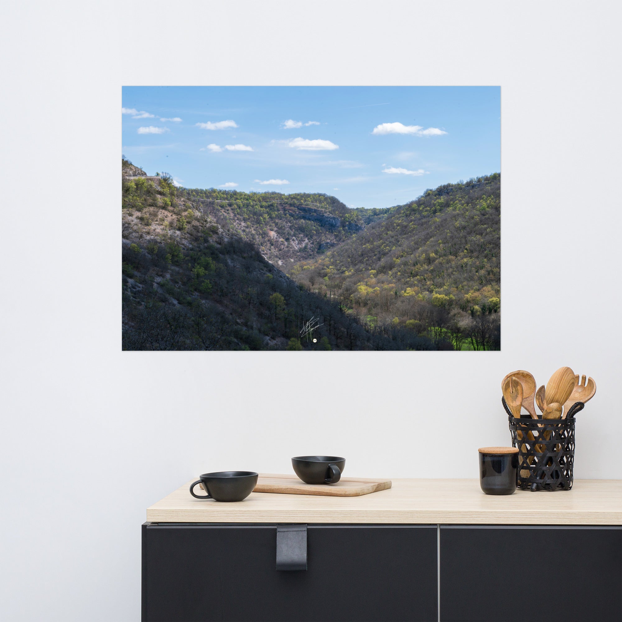 Vue panoramique de la vallée de Rocamadour en Dordogne, illustrant la beauté pittoresque et sereine du paysage, idéale pour apporter une ambiance naturelle à votre intérieur.