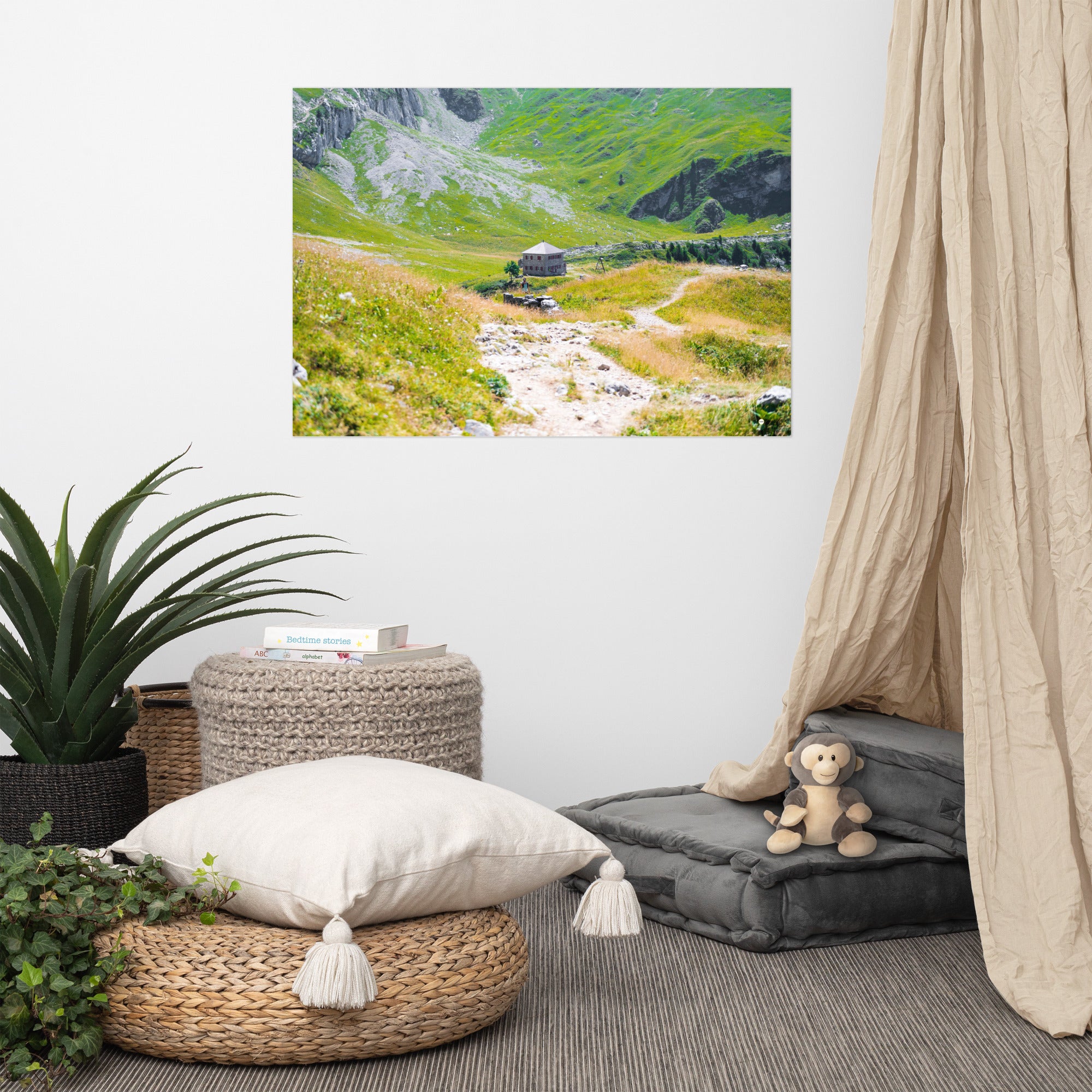 Poster de la photographie 'Le Refuge de la Tournette', capturant la tranquillité et la majesté du célèbre refuge de montagne en Haute-Savoie.