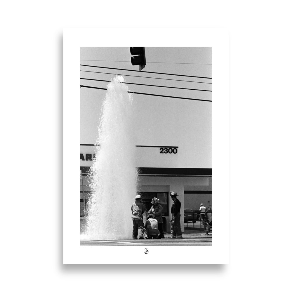 Poster d'une photo de rue en monochrome dans les rue de los angeles avec des pompiers en action