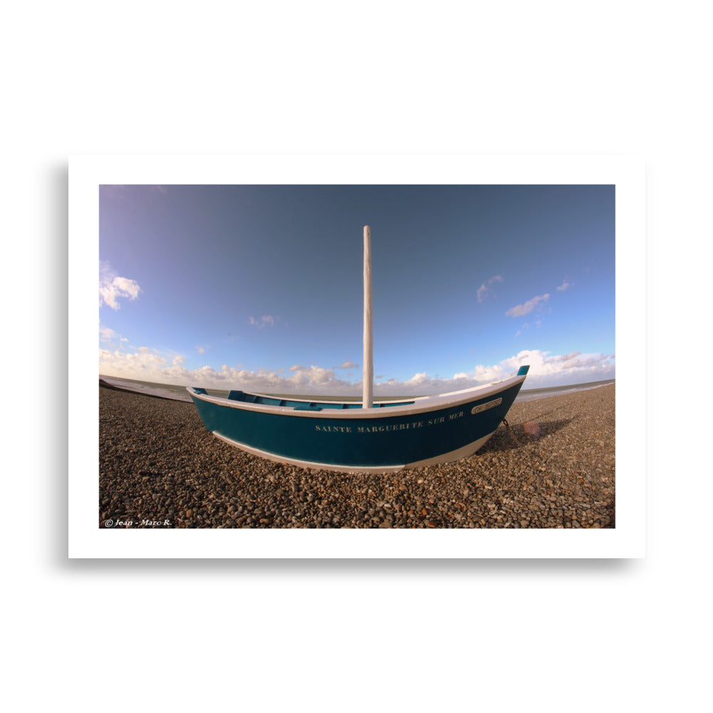 Poster photo d'un bateau sur la plage de Saint Marguerite sur mer en France