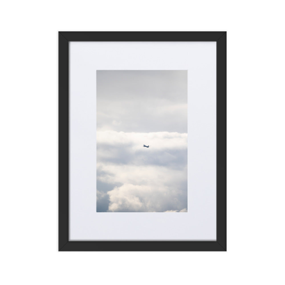 Nuages N22 - Photographie captivante des nuages avec un avion de ligne - La Boutique du Poster Français