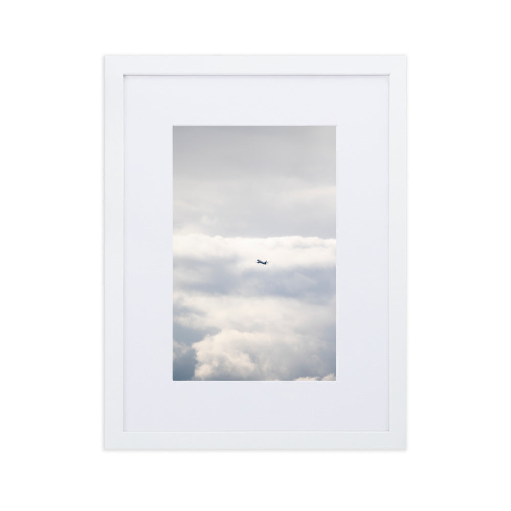 Nuages N22 - Photographie captivante des nuages avec un avion de ligne - La Boutique du Poster Français