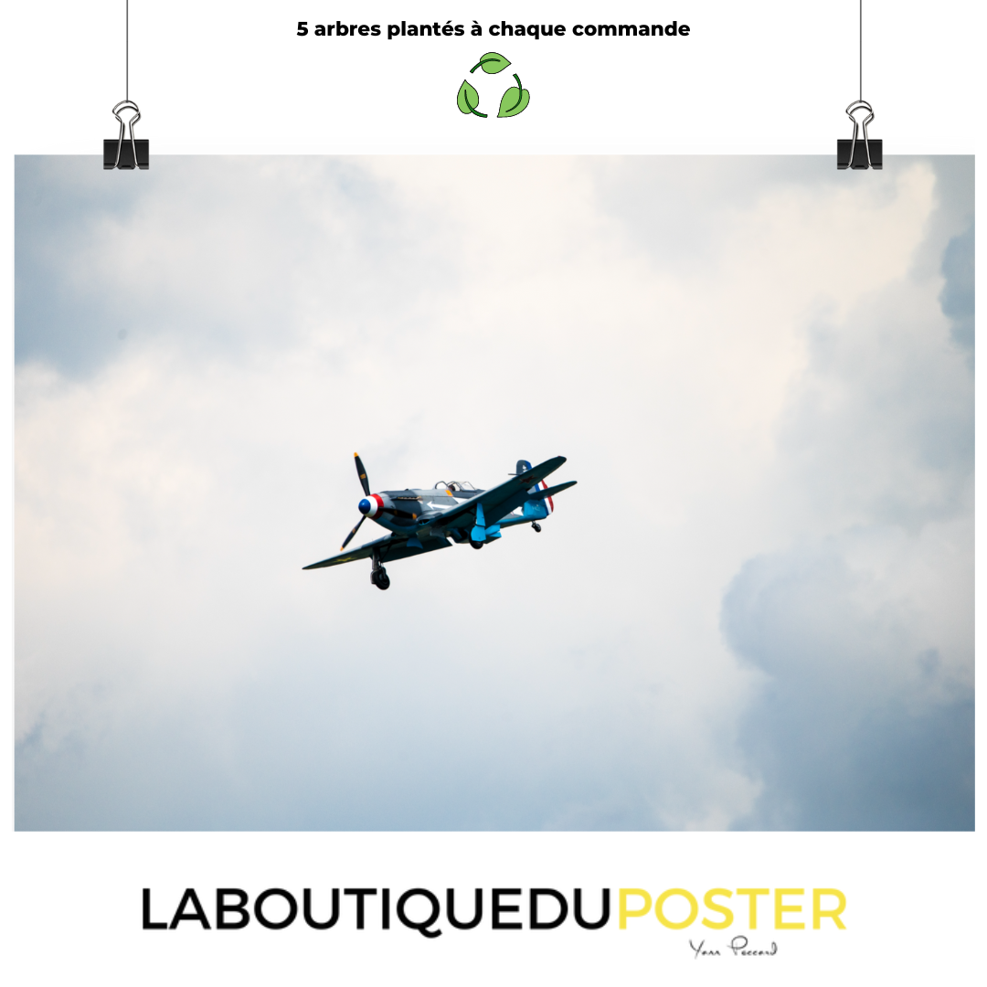 Poster mural - Avion de chasse Spitfire – Photographie d'avion de guerre – Poster photo, poster XXL, Photo d’art, photographie murale et des posters muraux des photographies de rue unique au monde. La boutique de posters créée par un Photographe français.