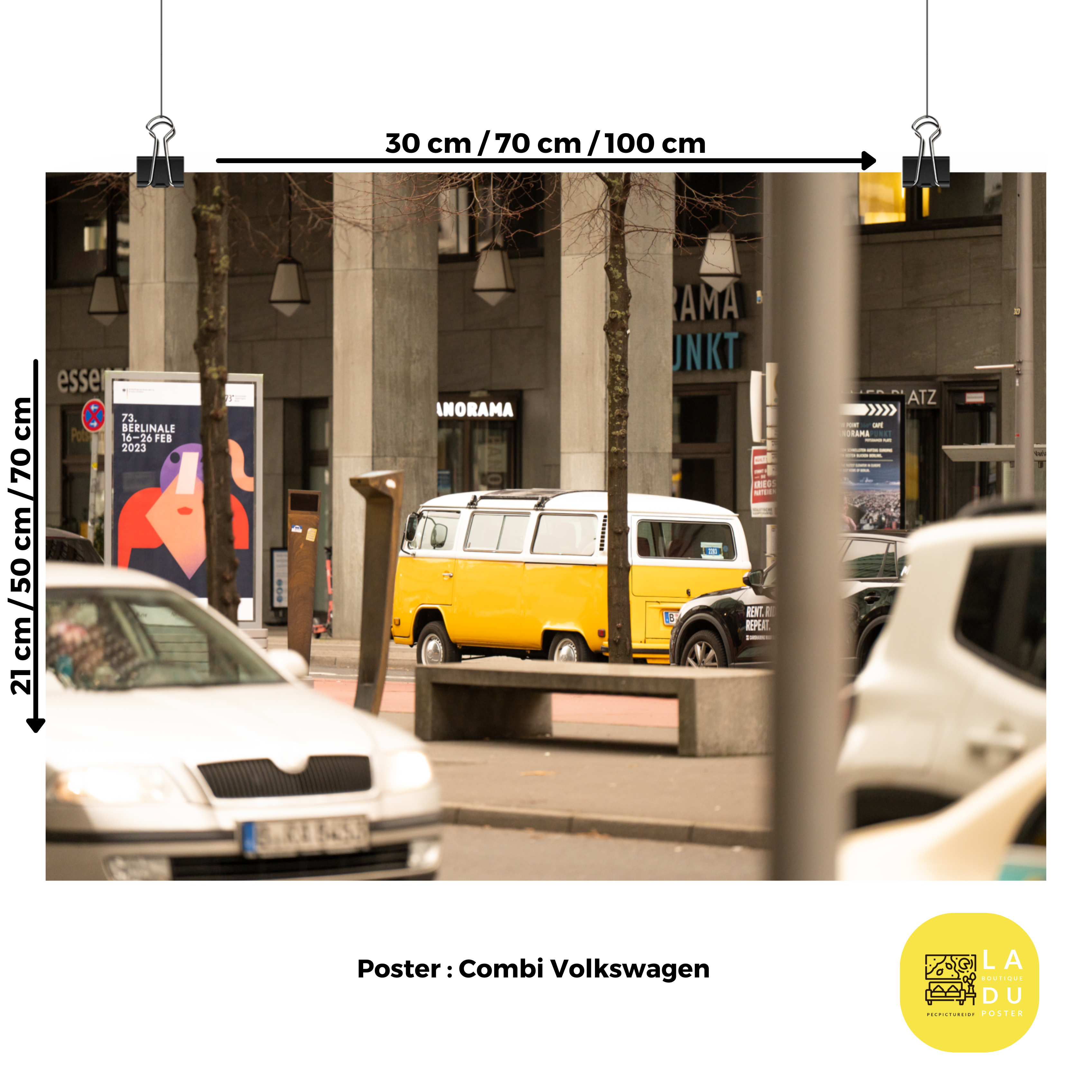 Poster mural - Combi Volkswagen – Photographie de rue à Berlin – Poster photo, poster XXL, Photo d’art, photographie murale et des posters muraux des photographies de rue unique au monde. La boutique de posters créée par un Photographe français.