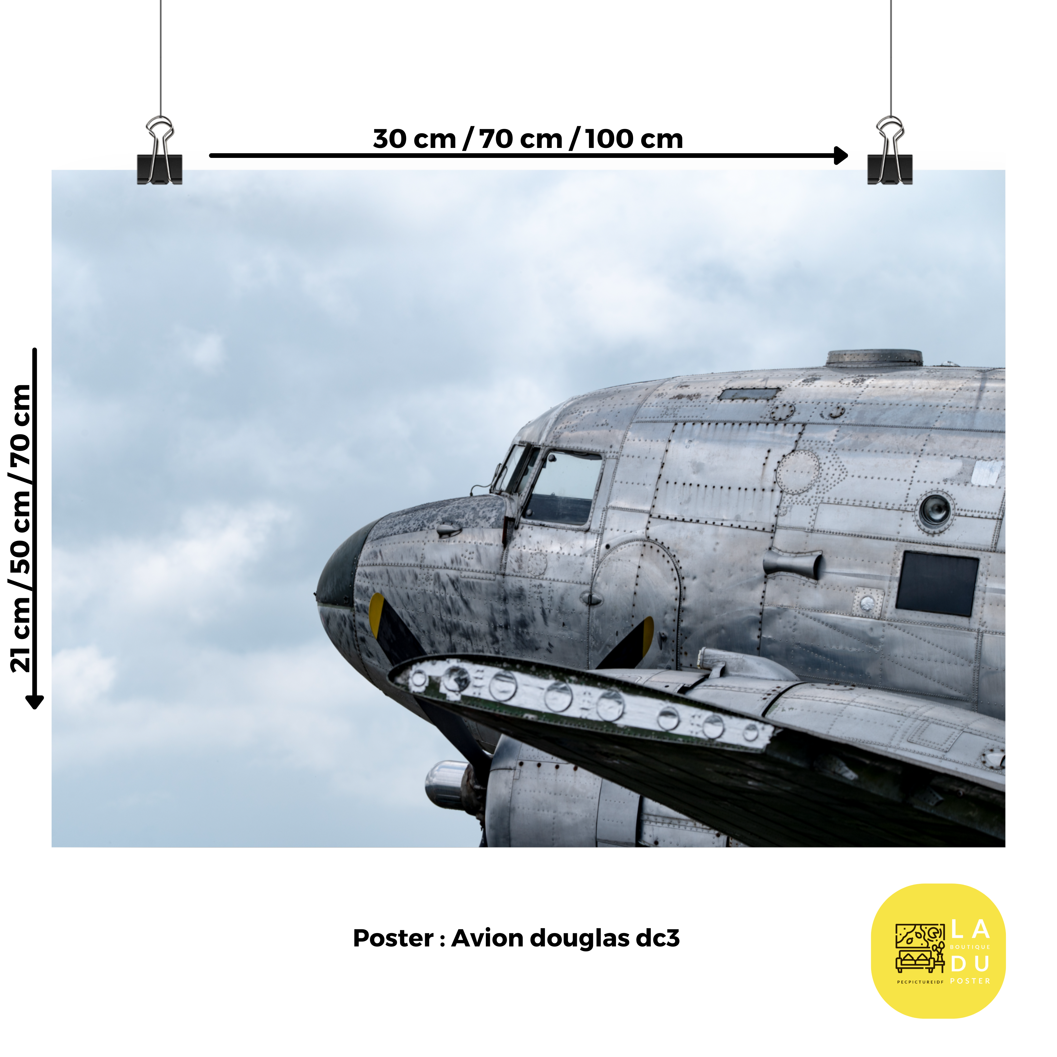 Poster mural - Avion douglas dc3 N01 – Photographie d'avion – Poster photo, poster XXL, Photo d’art, photographie murale et des posters muraux des photographies de rue unique au monde. La boutique de posters créée par un Photographe français.