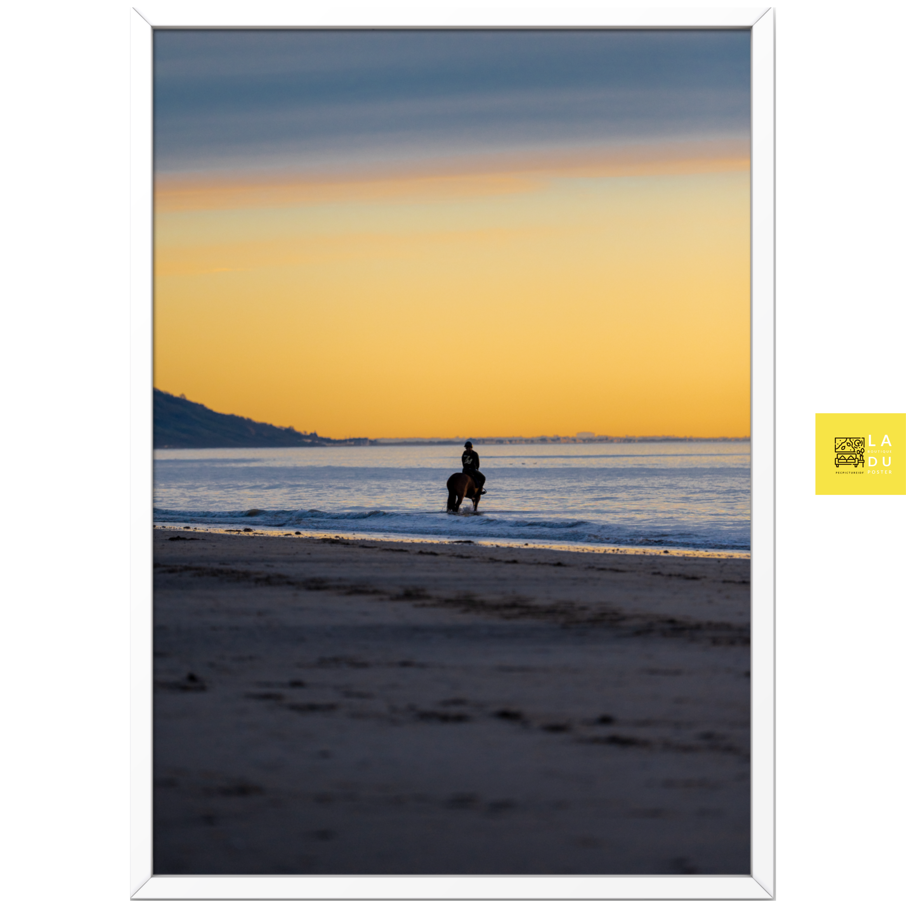 À cheval sur la plage - Poster encadré - La boutique du poster Français