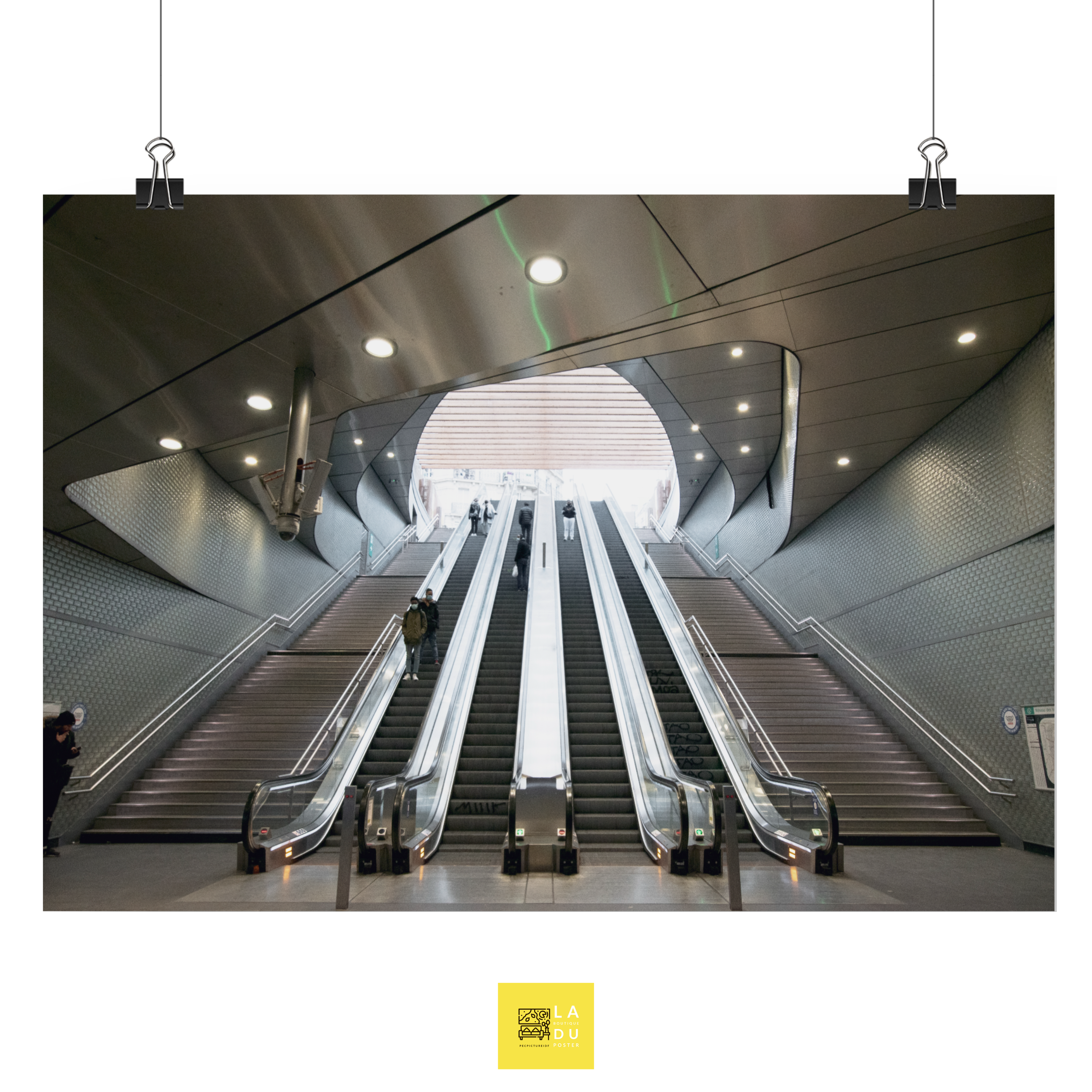 Poster mural - Châtelet les halles intérieur – Photographie de paris – Poster photo, poster XXL, Photo d’art, photographie murale et des posters muraux des photographies de rue unique au monde. La boutique de posters créée par un Photographe français.