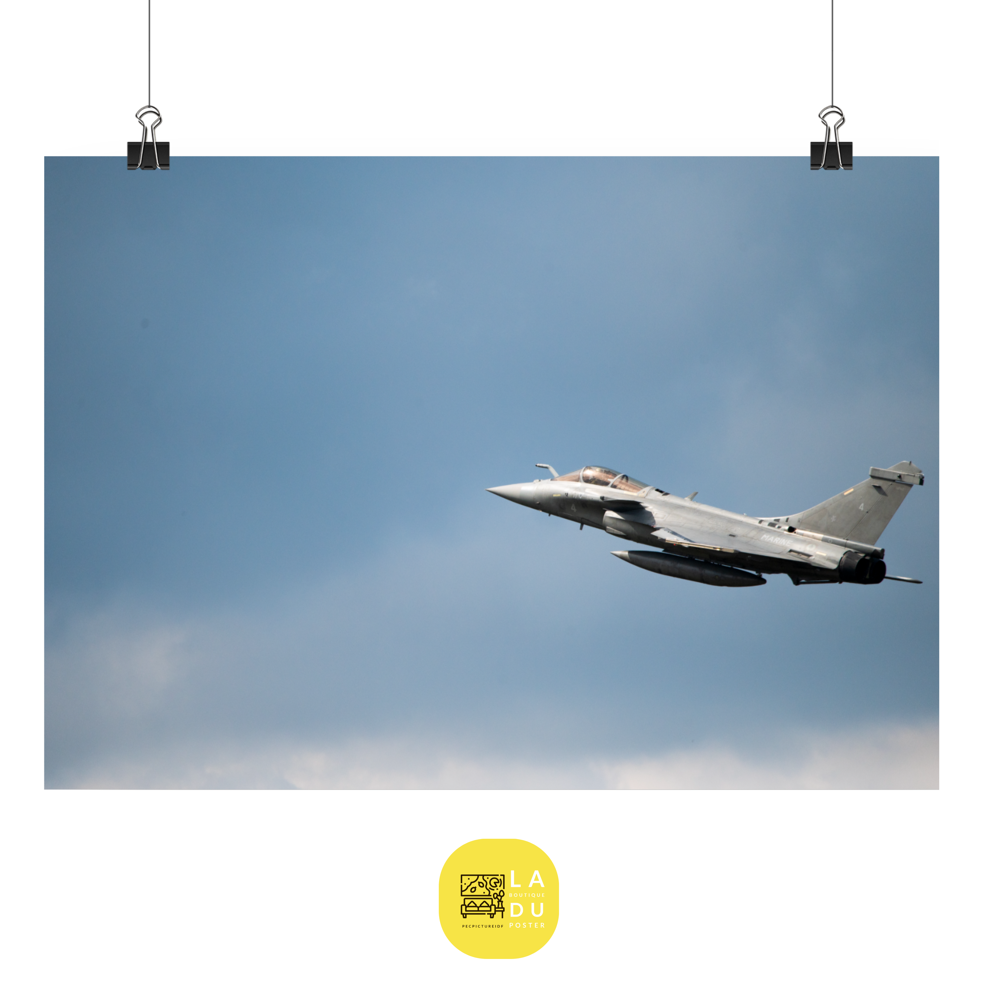 Poster mural - Avion Le Rafale N01 – Photographie d'avion de chasse – Poster photo, poster XXL, Photo d’art, photographie murale et des posters muraux des photographies de rue unique au monde. La boutique de posters créée par un Photographe français.