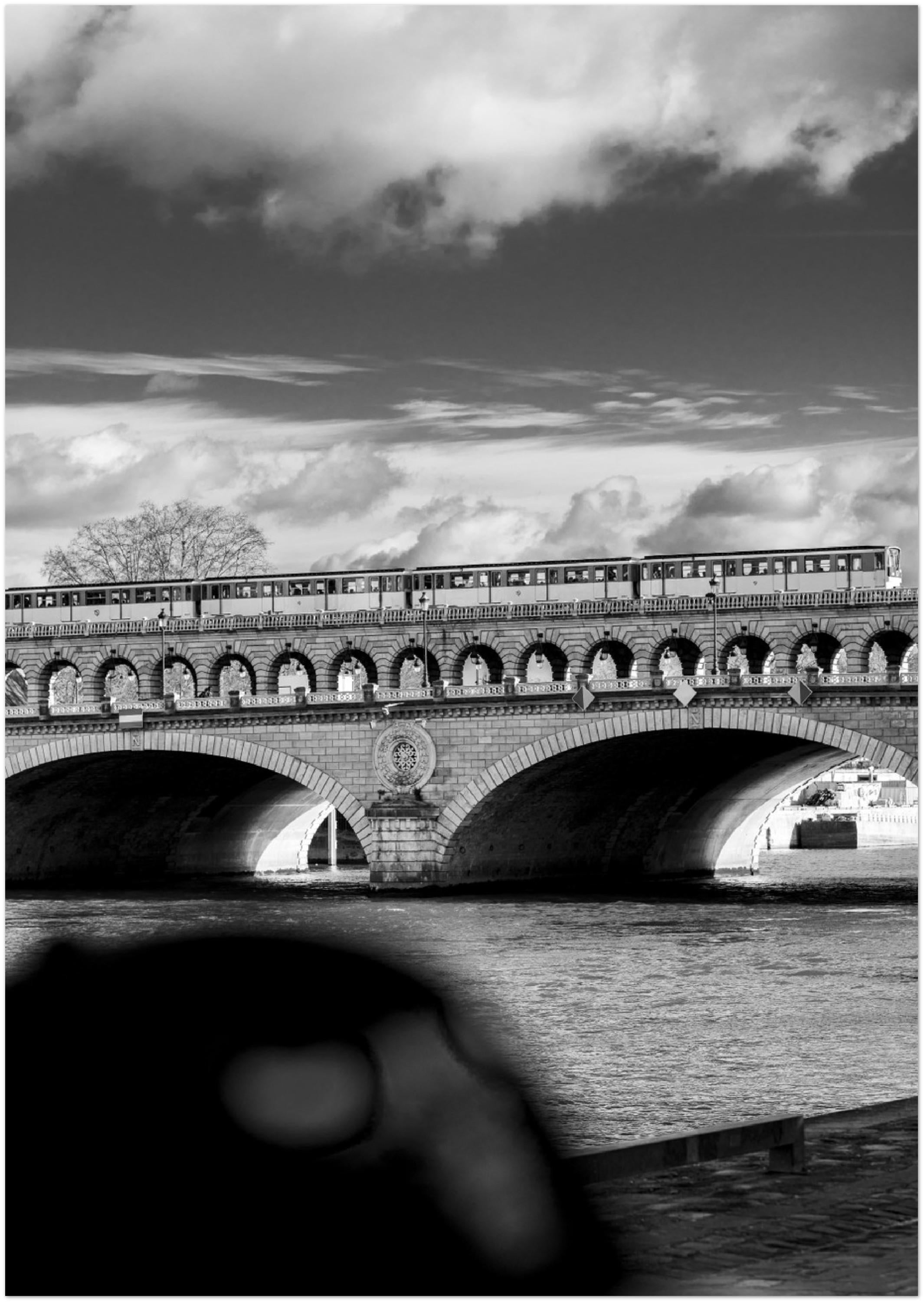 Poster - Métro Parisien N04 – Photographie en noir et blanc – Décoration murale pas cher à partir de 24,99€ , Poster photo, poster XXL, Photo d’art, photographie murale, Posters muraux unique au monde. La boutique de posters créée par un Photographe français.