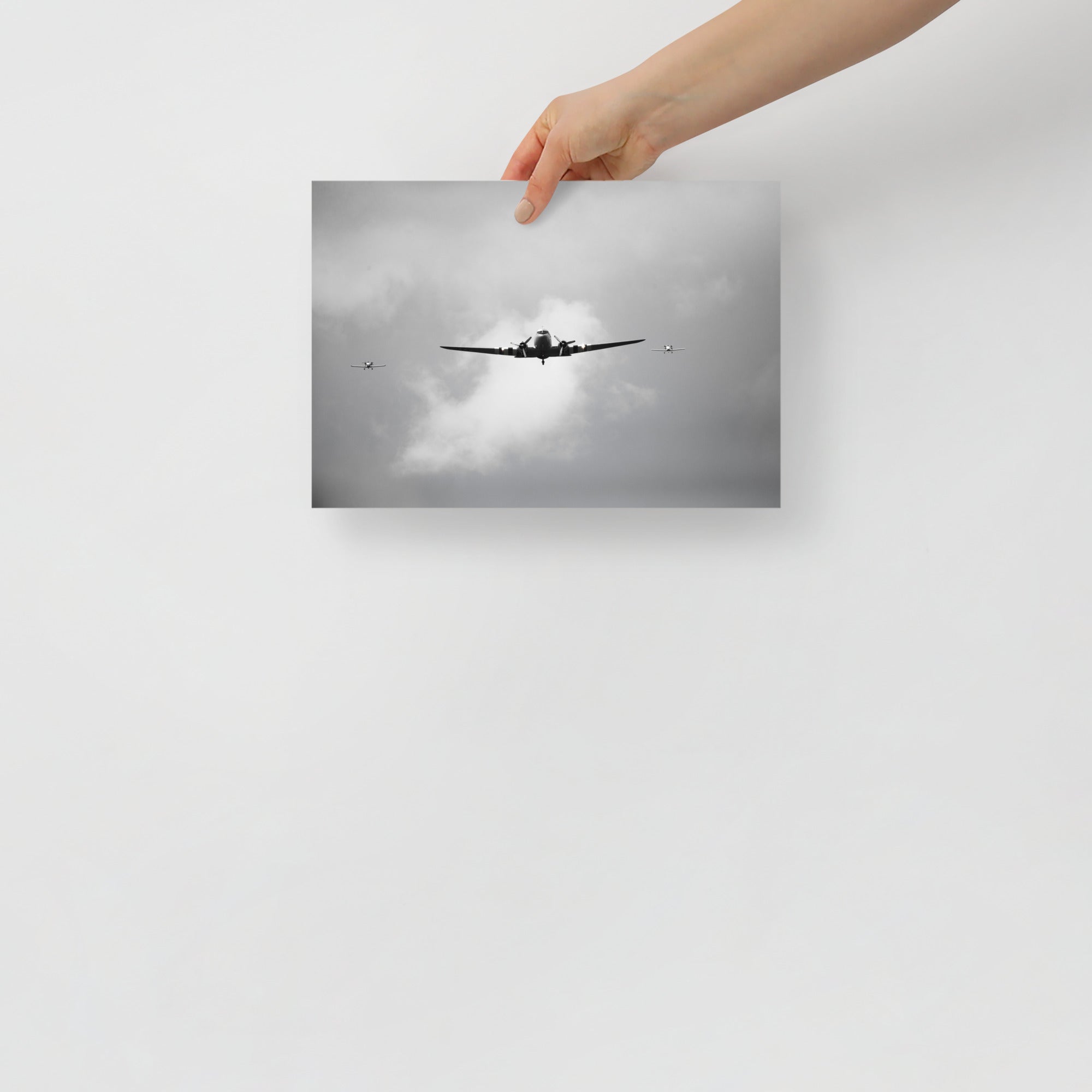 Poster mural - Avion douglas dc3 N05 – Photographie d'avion – Poster photo, poster XXL, Photo d’art, photographie murale et des posters muraux des photographies de rue unique au monde. La boutique de posters créée par un Photographe français.