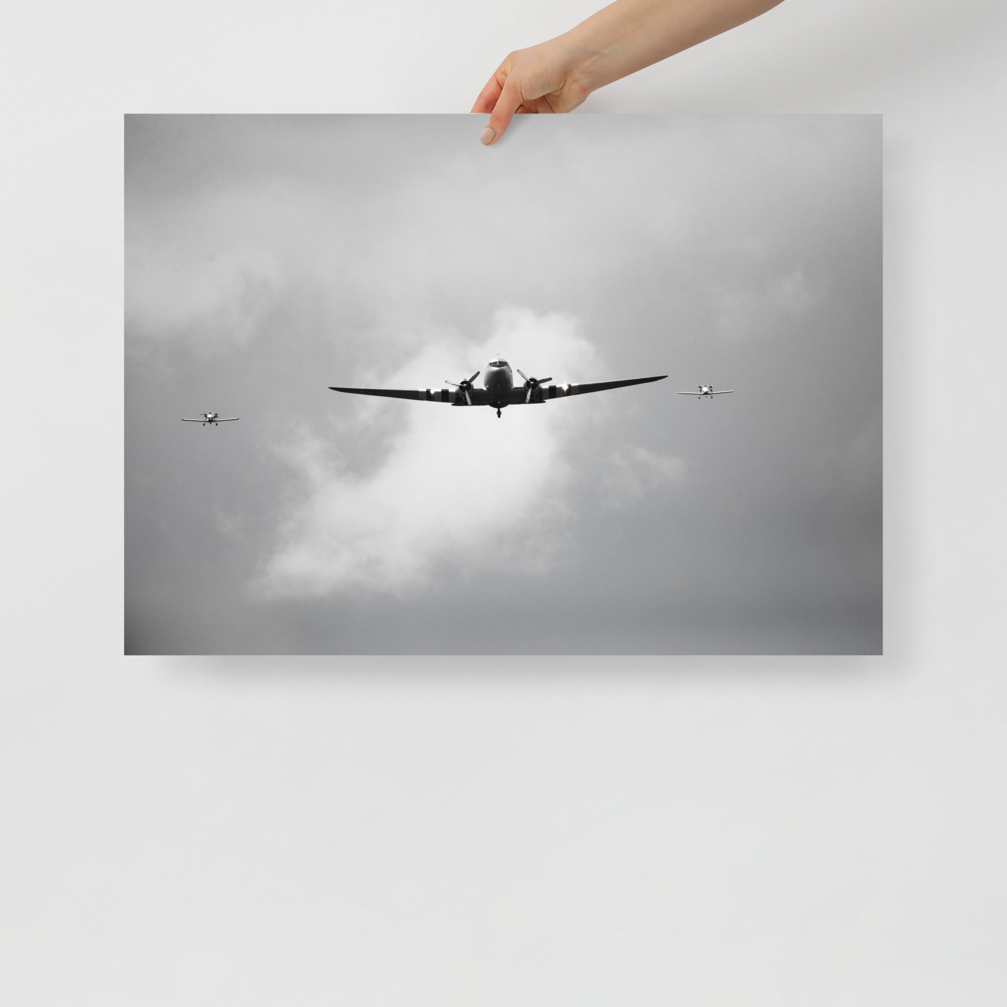 Poster mural - Avion douglas dc3 N05 – Photographie d'avion – Poster photo, poster XXL, Photo d’art, photographie murale et des posters muraux des photographies de rue unique au monde. La boutique de posters créée par un Photographe français.