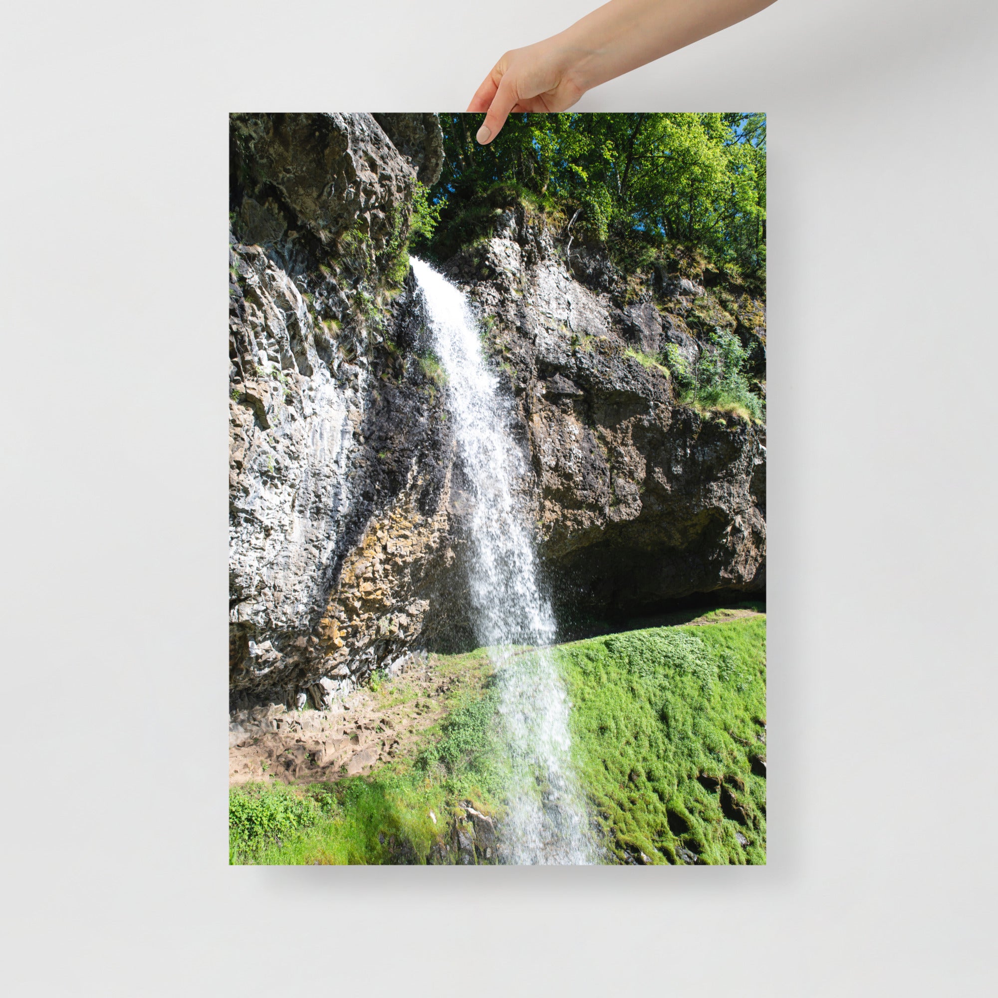 Poster mural - La cascade de Salins N02 – Photographie du Cantal – Poster photo, poster XXL, Photo d’art, photographie murale et des posters muraux des photographies de rue unique au monde. La boutique de posters créée par un Photographe français.