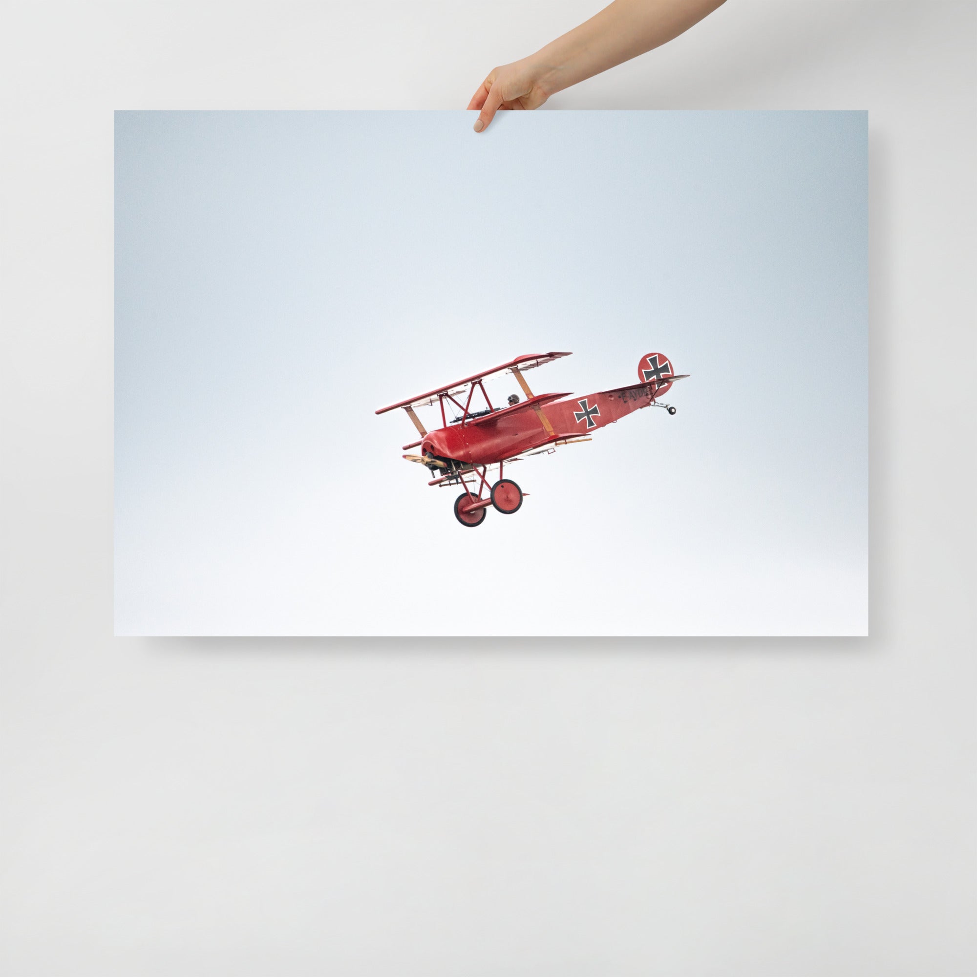 Poster mural - Fokker DR1 – Photographie d'avion de guerre – Poster photo, poster XXL, Photo d’art, photographie murale et des posters muraux des photographies de rue unique au monde. La boutique de posters créée par un Photographe français.