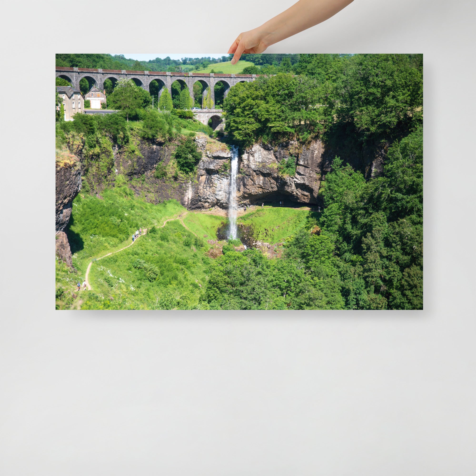 Poster mural - La cascade de Salins N01 – Photographie du Cantal en France – Poster photo, poster XXL, Photo d’art, photographie murale et des posters muraux des photographies de rue unique au monde. La boutique de posters créée par un Photographe français.