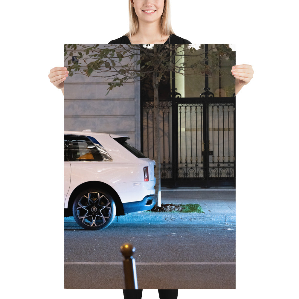 Poster mural - Rolls Royce Cullinan – Photographie de voiture – Poster photo, poster XXL, photographie murale et des posters muraux unique au monde. La boutique de posters créée par Yann Peccard un Photographe français.