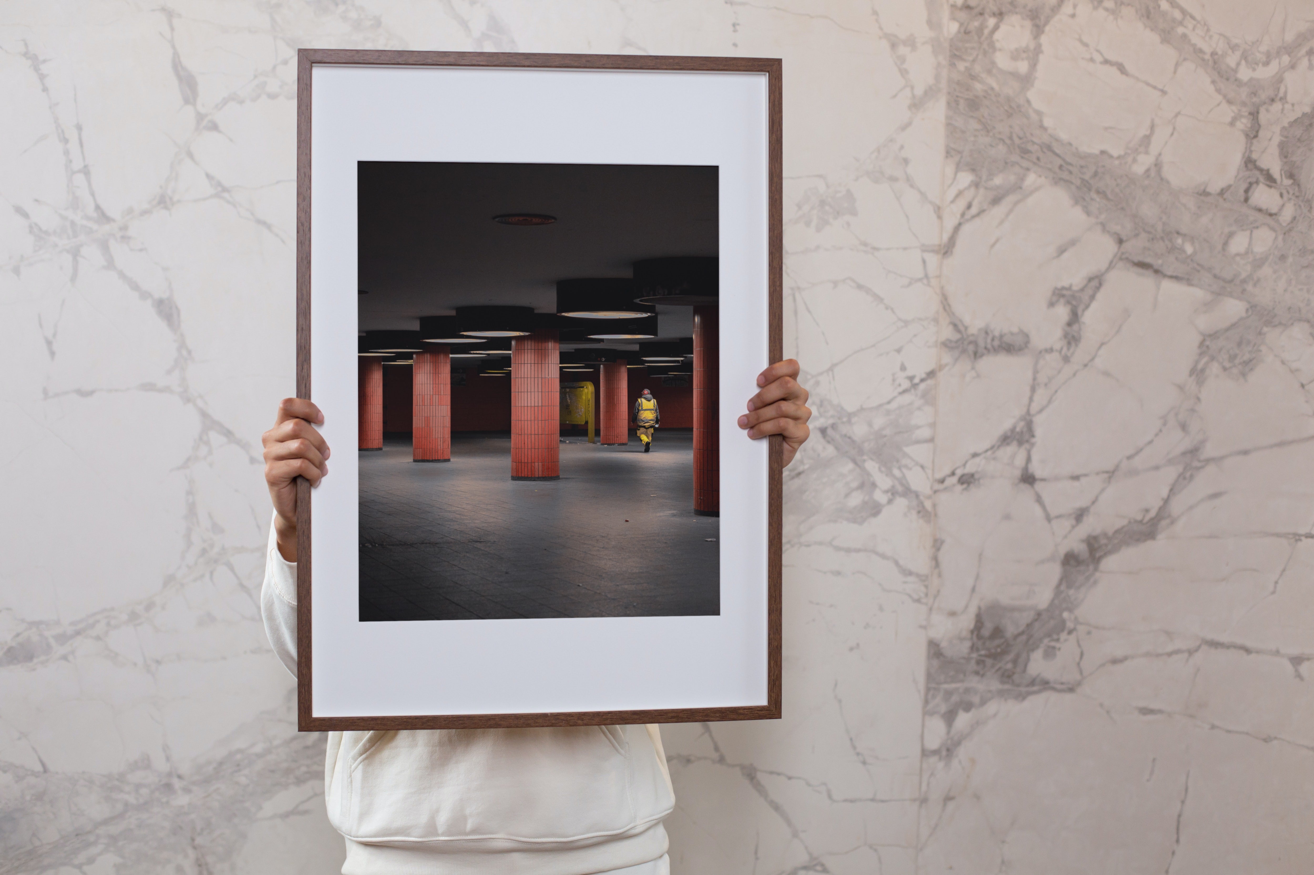 Poster mural - Les couloirs du métro à Berlin – Photographie de rue – Poster photo, poster XXL, Photo d’art, photographie murale et des posters muraux des photographies de rue unique au monde. La boutique de posters créée par un Photographe français.