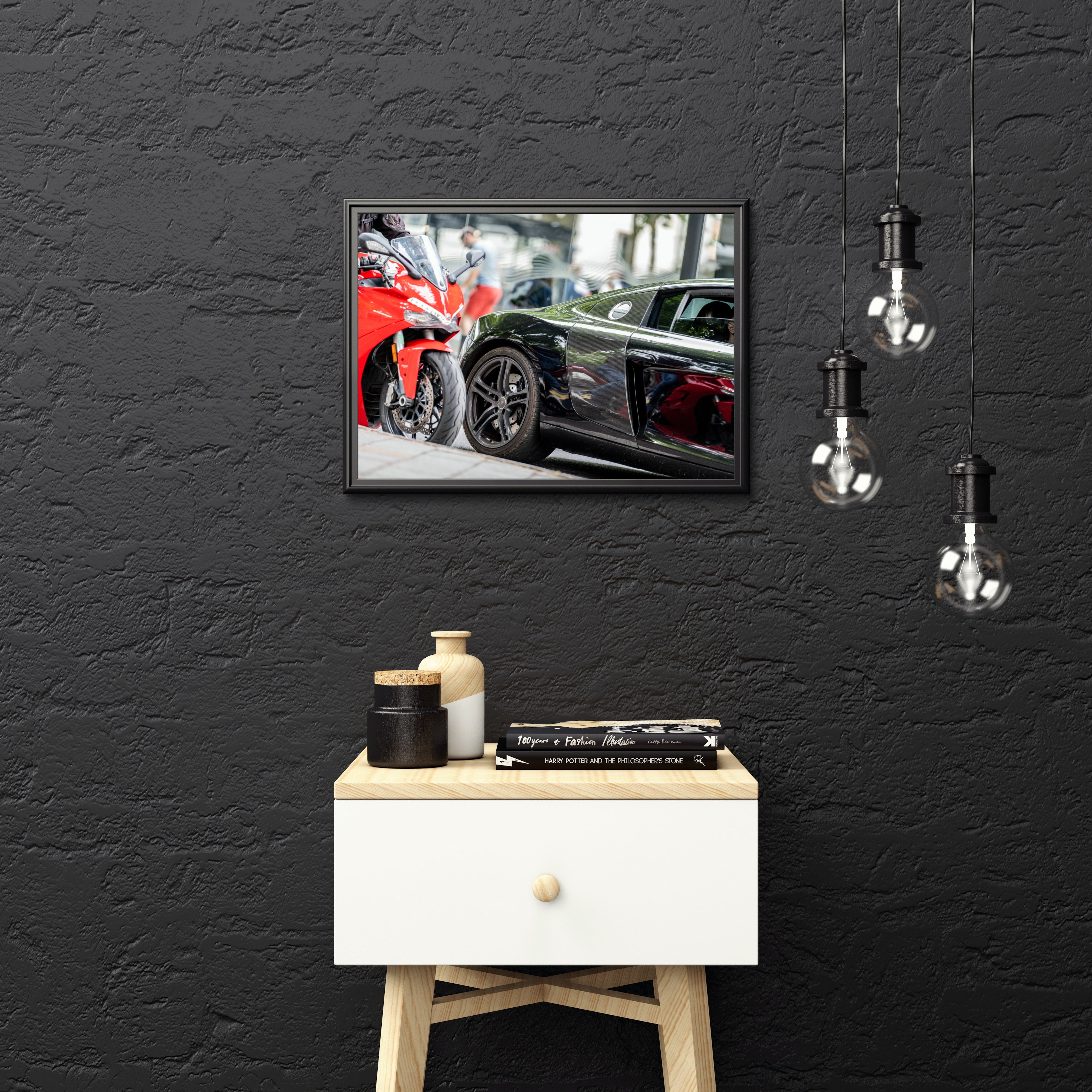 Poster mural - Ducati & Audi R8 – Photographie de rue – Poster photo, poster XXL, Photo d’art, photographie murale et des posters muraux des photographies de rue unique au monde. La boutique de posters créée par un Photographe français.